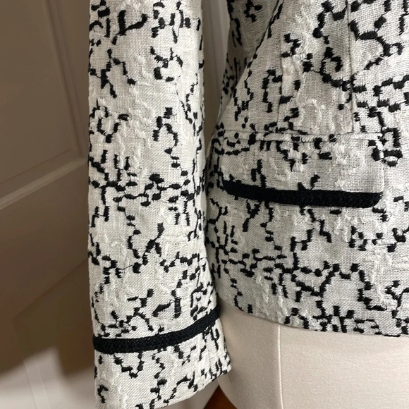 👀Chicos (nubby) Jacket 👀 - Picture 4 of 9